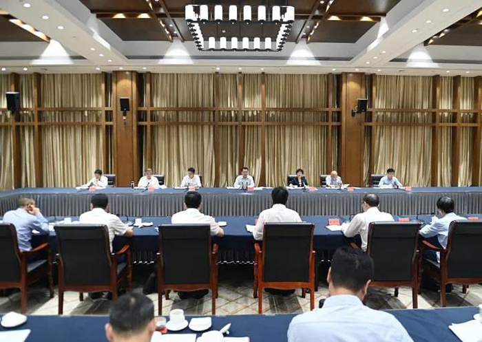 提高熟悉 自动厘革 —集团董事长加入省委书记袁家军在绍兴召开的经济形势调研座谈会-豪门国际官网